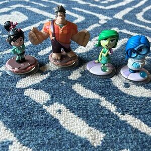 Disney infinity character bundle